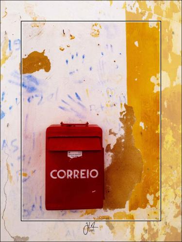 Boite à courrier rouge